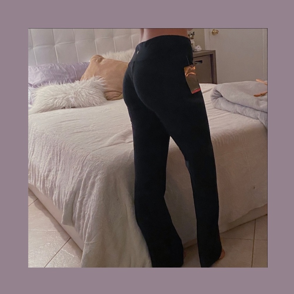 SOLD     black flare / bell yoga pants !